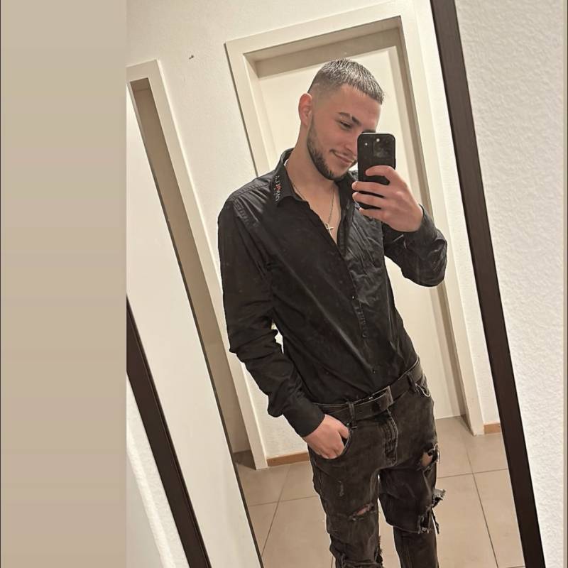 Meet Alex, 22 Male from Suíça - Free Online Dating at BoopDate - Photo 15899