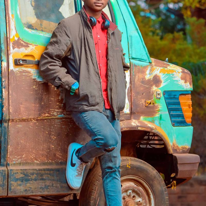 Meet RAHARIMANANA, 20 Male from Fianaratsoa, Madagascar - Free Online Dating at BoopDate - Photo 27069